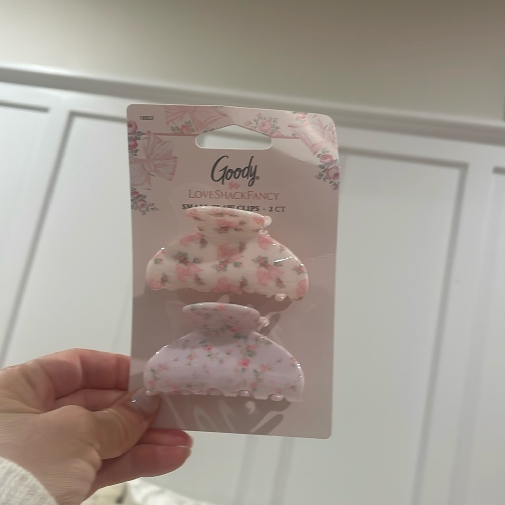 NWT - LoveShackFancy x Goody - Small Clips - Rosa Beaux & English Ivy - Pink